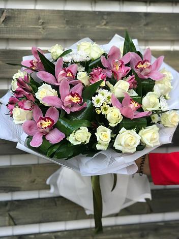 Букет цветов из: Розы и Хризантемы в Юмагузино