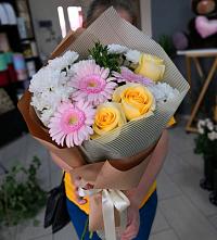 Букет цветов из:  Герберы, Розы и Хризантемы в Юмагузино